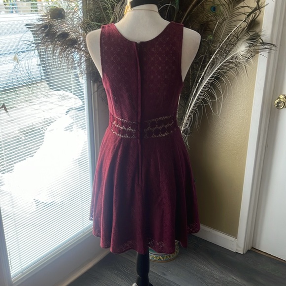 Burgundy dress - Picture 2 of 3